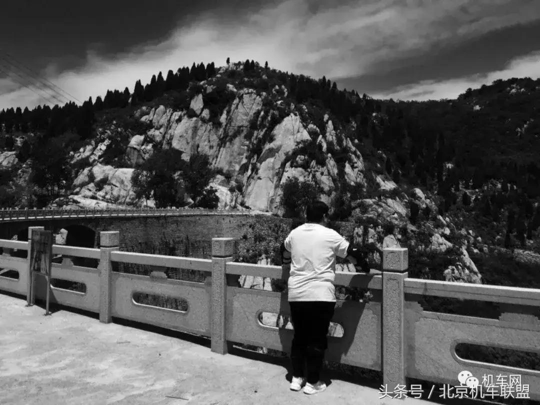 鎽╁弸鍏矾涓婂睍绀烘懇鎵樿溅甯呮皵鍗佽冻,鎽╁弸楠戣缇庢櫙瑙嗛