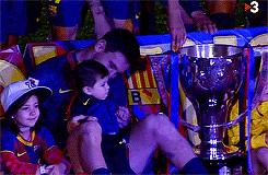 梅西大儿子煤气罐原图,梅西大儿子煤气罐小时候萌照