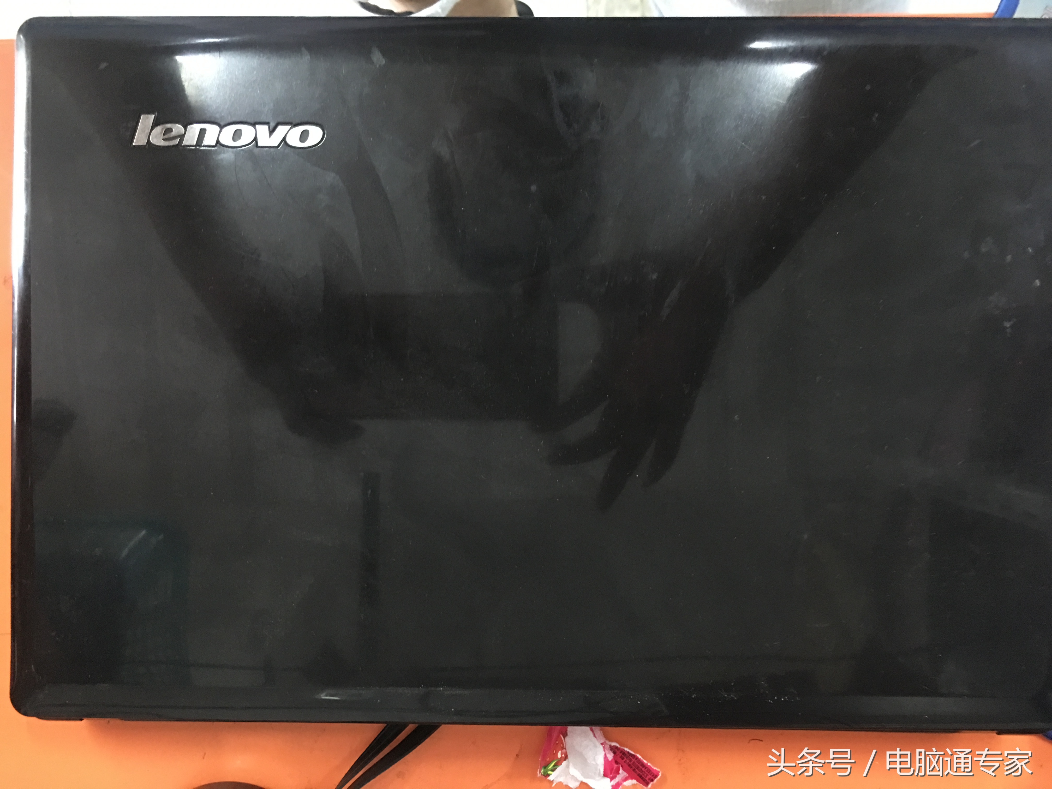 这电脑拆的我实在忍不住笑了！