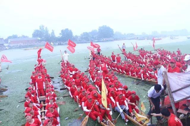 芜湖东易日盛龙舟节,东易日盛划龙舟