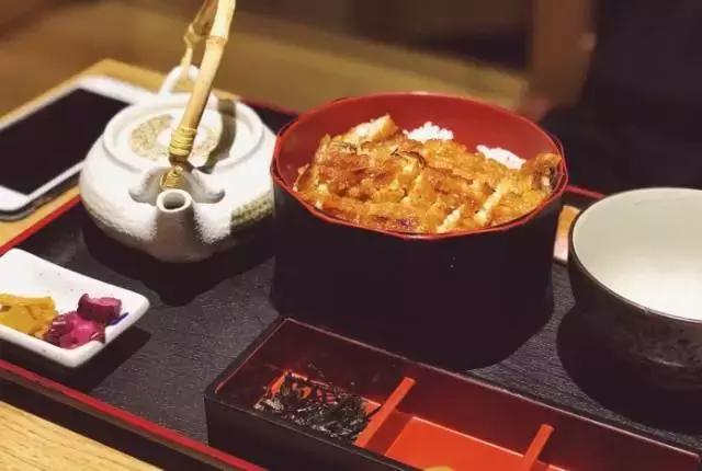 土用丑日,鳗鱼之日!3分技术,7分选材的鳗鱼饭,一口补足元气!