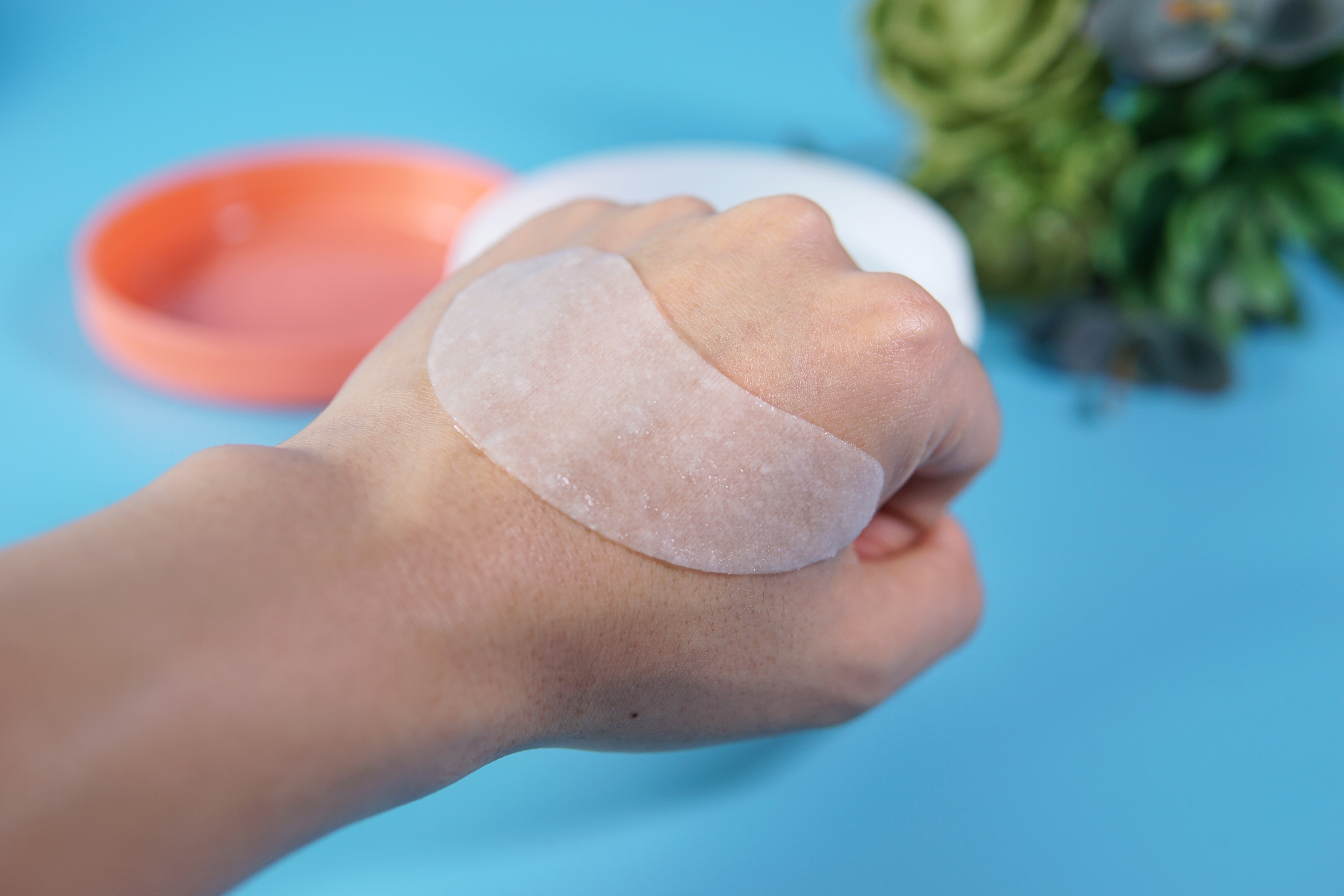 用了眼膜黑眼圈更重了,用了好多眼膜眼睛周围还是好干