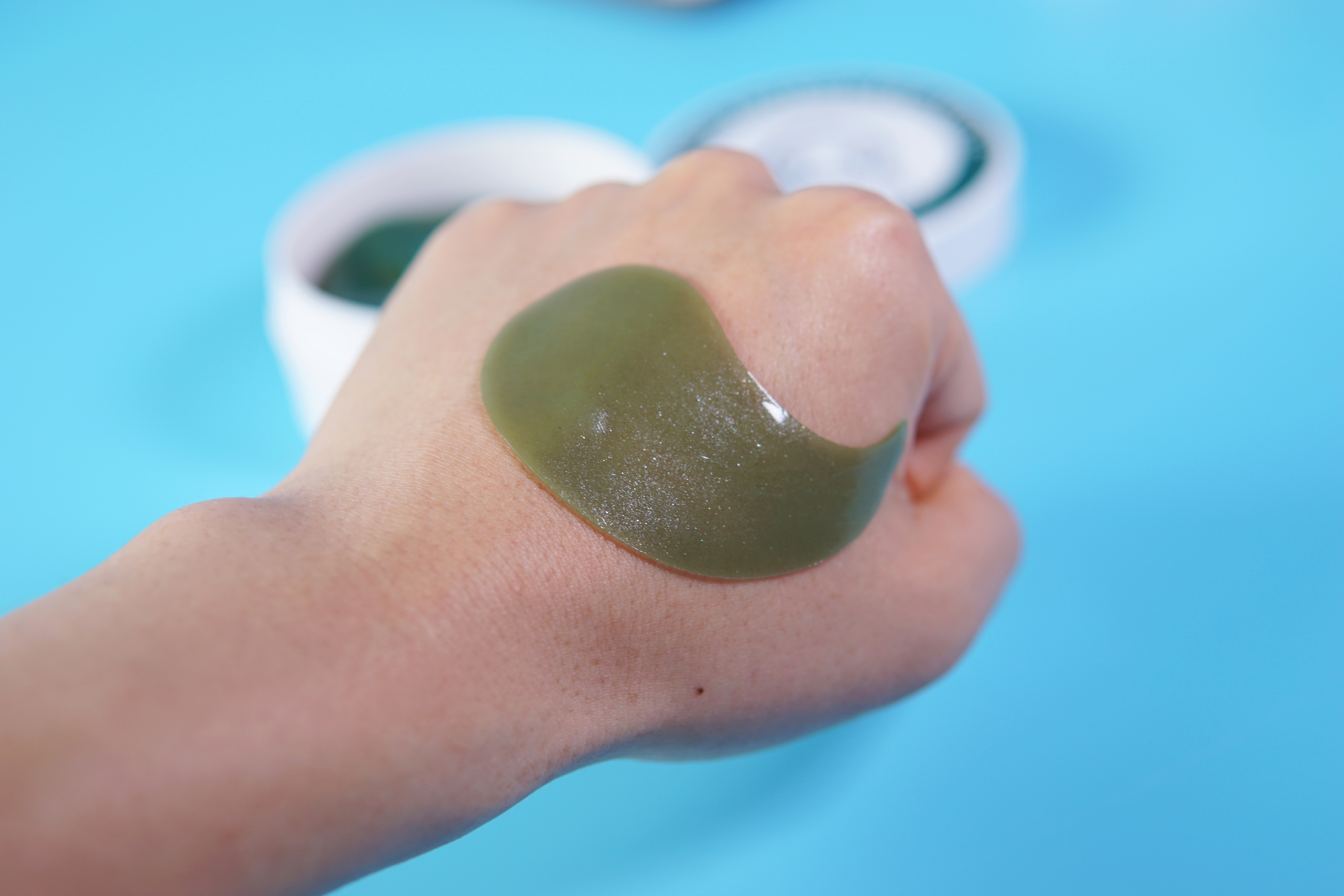 用了好多眼膜眼睛周围还是好干,最好用的十大眼膜排名