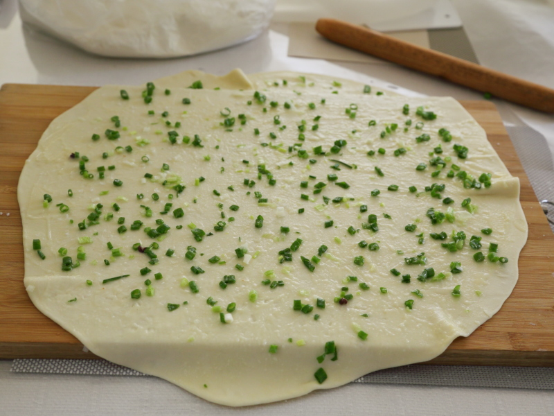 发面千层饼葱油的家常做法,葱油千层饼的做法电饼铛