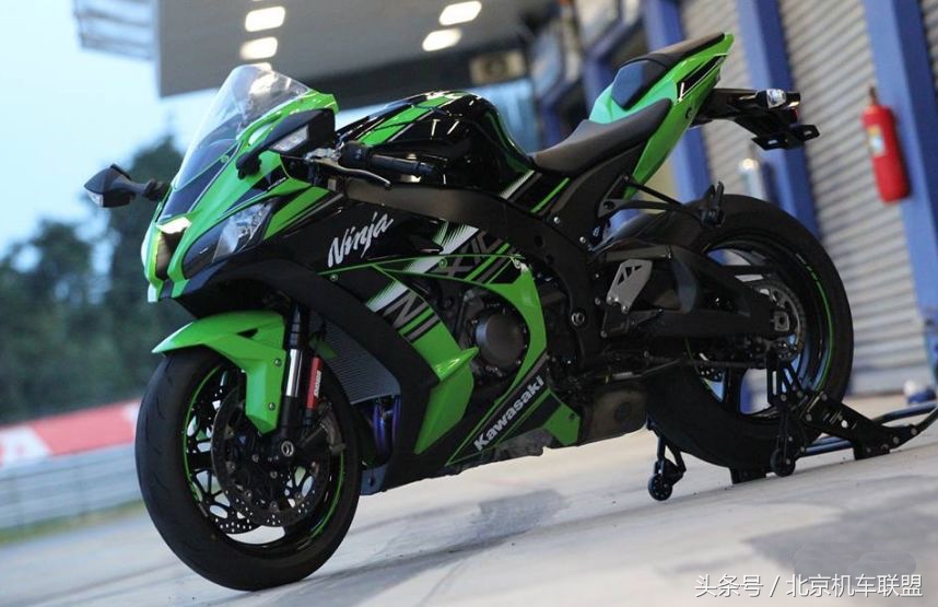 川崎大牛zx10r和h2发动机一样吗,川崎大牛zx10r和zx10rr