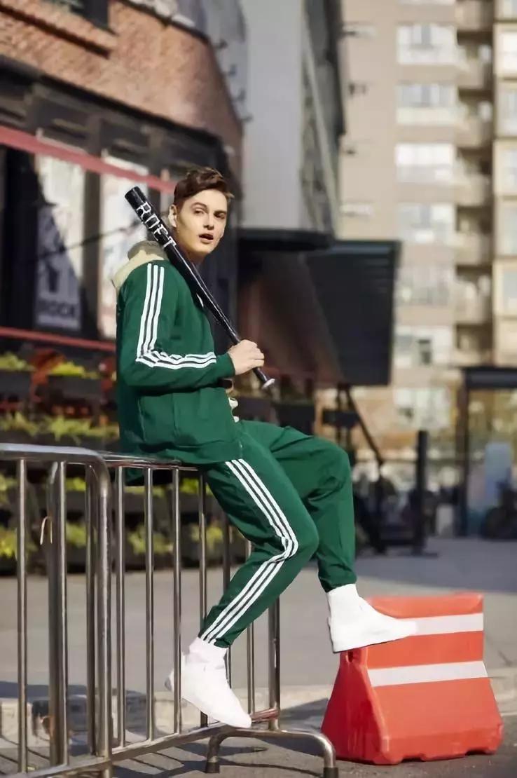 关于三叶草的知识,三叶草经典贝壳头不跟脚怎么办