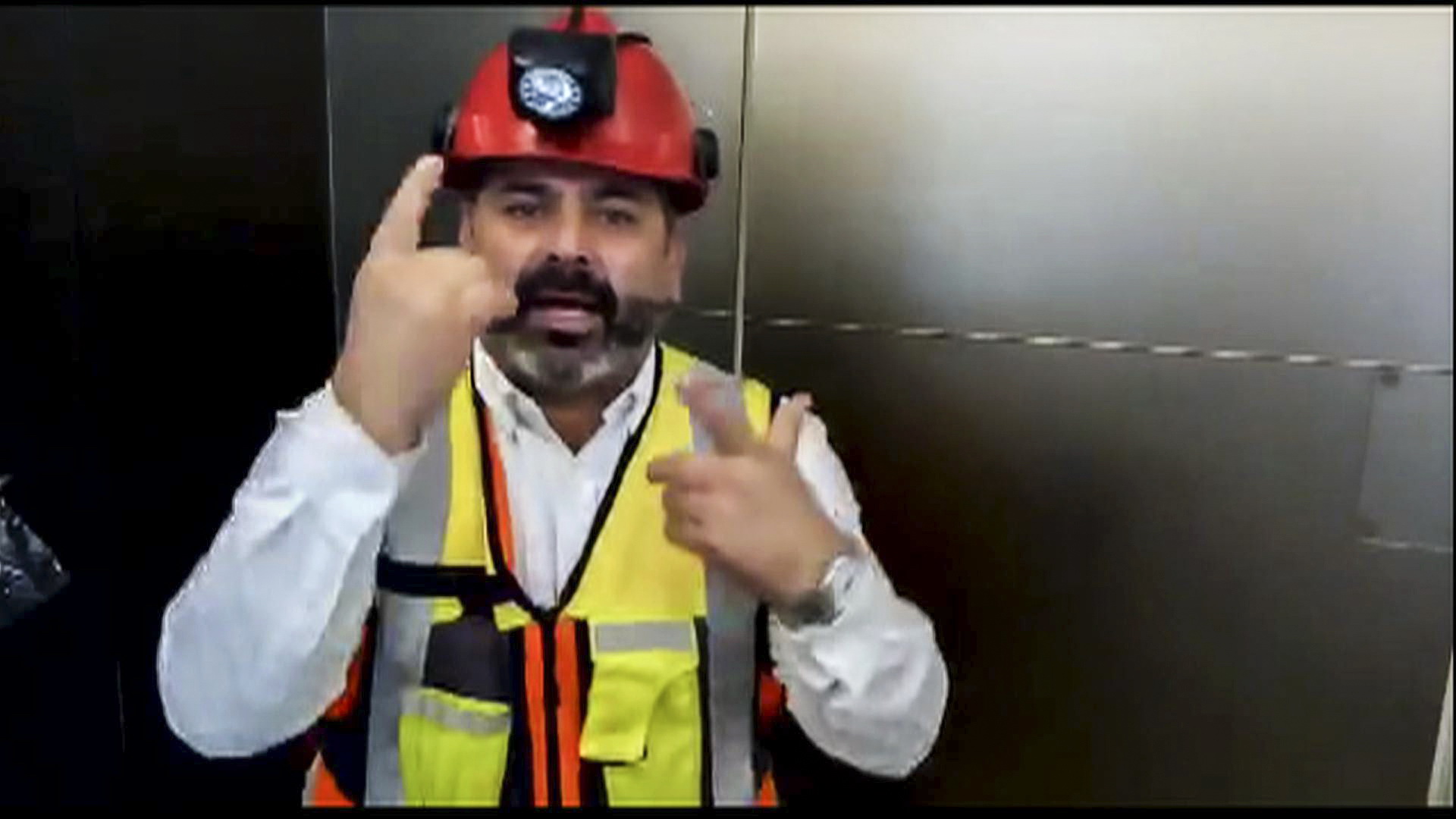 泰国救援被困16天的足球少年,大雨将至无处躲藏