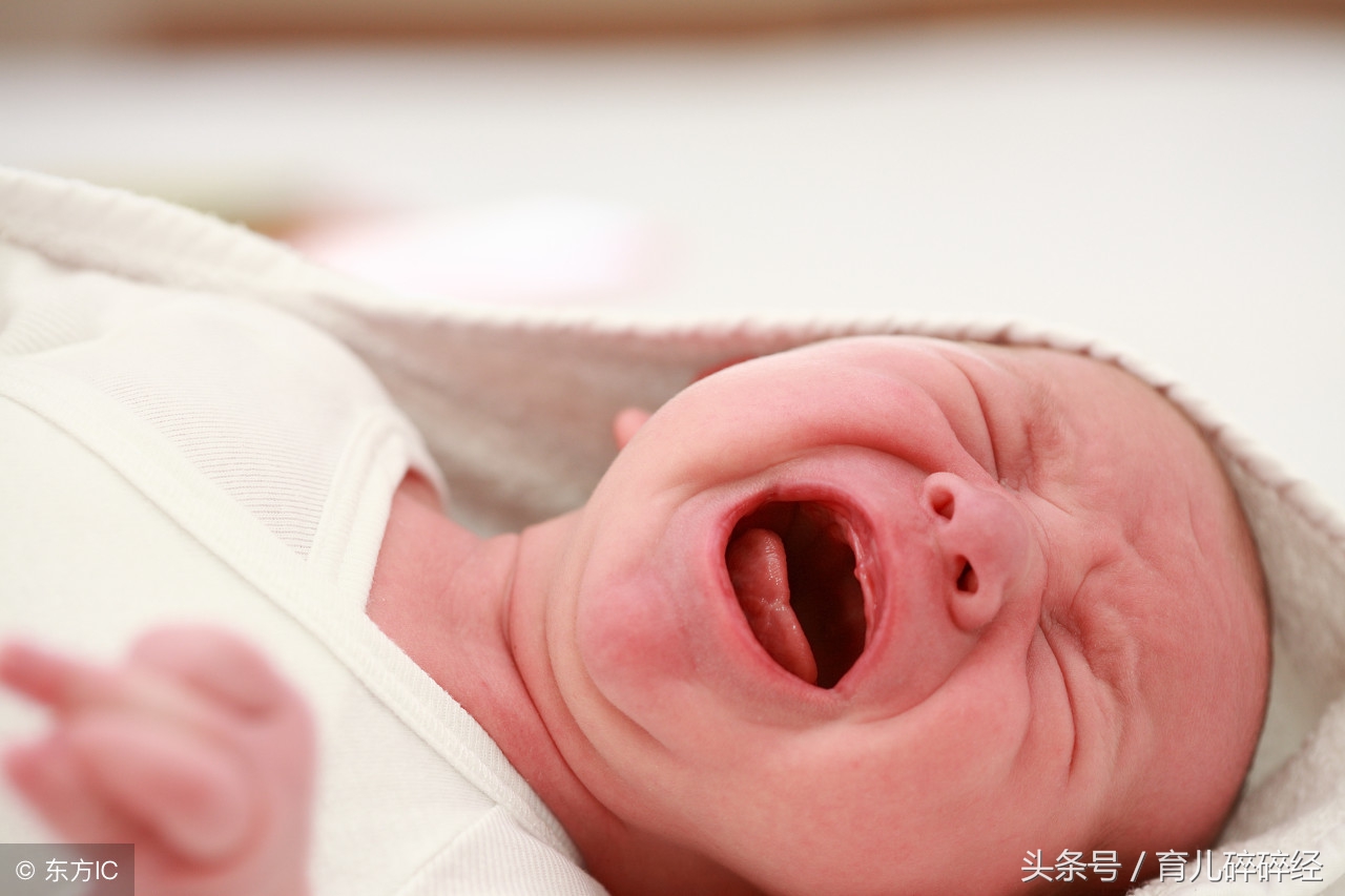 婴儿身上几个部位再脏也不要洗,宝宝身上的脏点