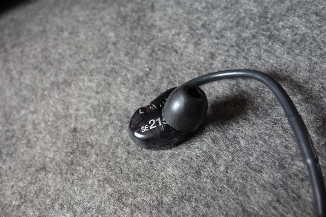 舒尔se215作为监听耳机值得入手吗,舒尔se215耳塞套两组哪个好用