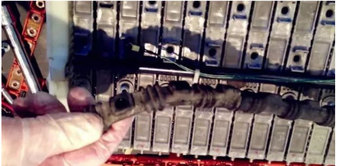 万用表如何测试动力电池,动力电池维修教程