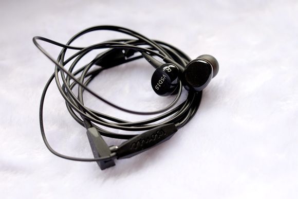 百元耳机横向对比测评,各种百元耳机对比评测