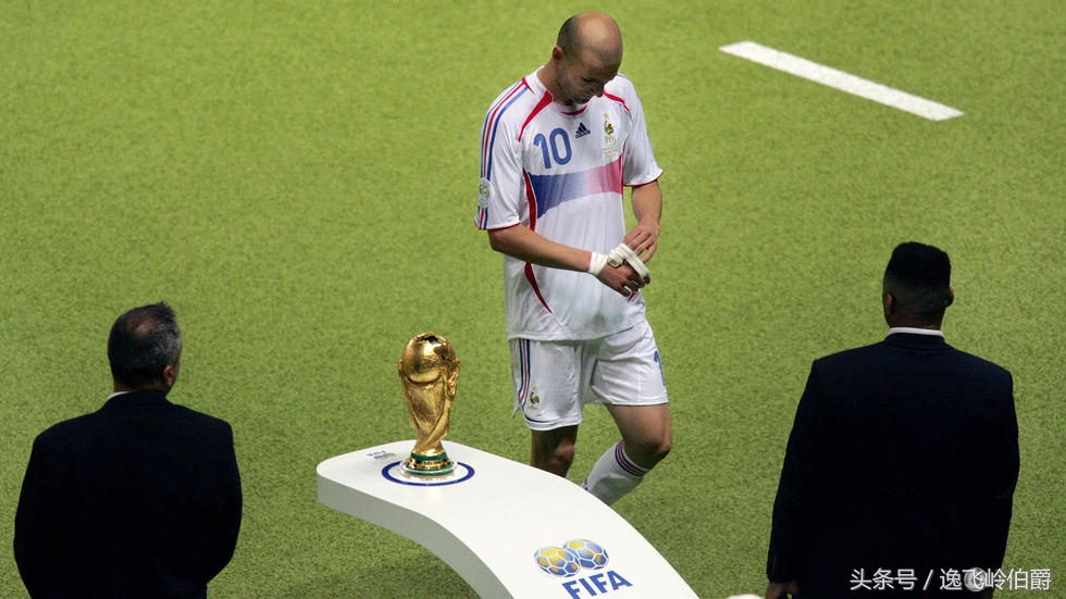 足球的感人片段,2018世界杯足球感人瞬间