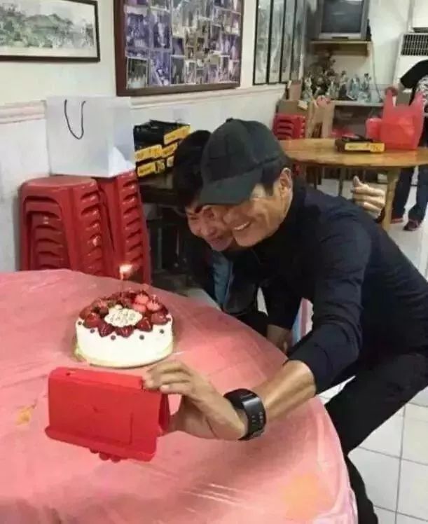 鍚嶅垱浼樺搧涓轰粈涔堥偅涔堝濂崇敓,鍚嶅垱浼樺搧寰堝粔浠峰悧