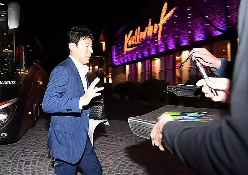 内马尔c罗梅西三人球衣,2018年世界杯c罗梅西内马尔