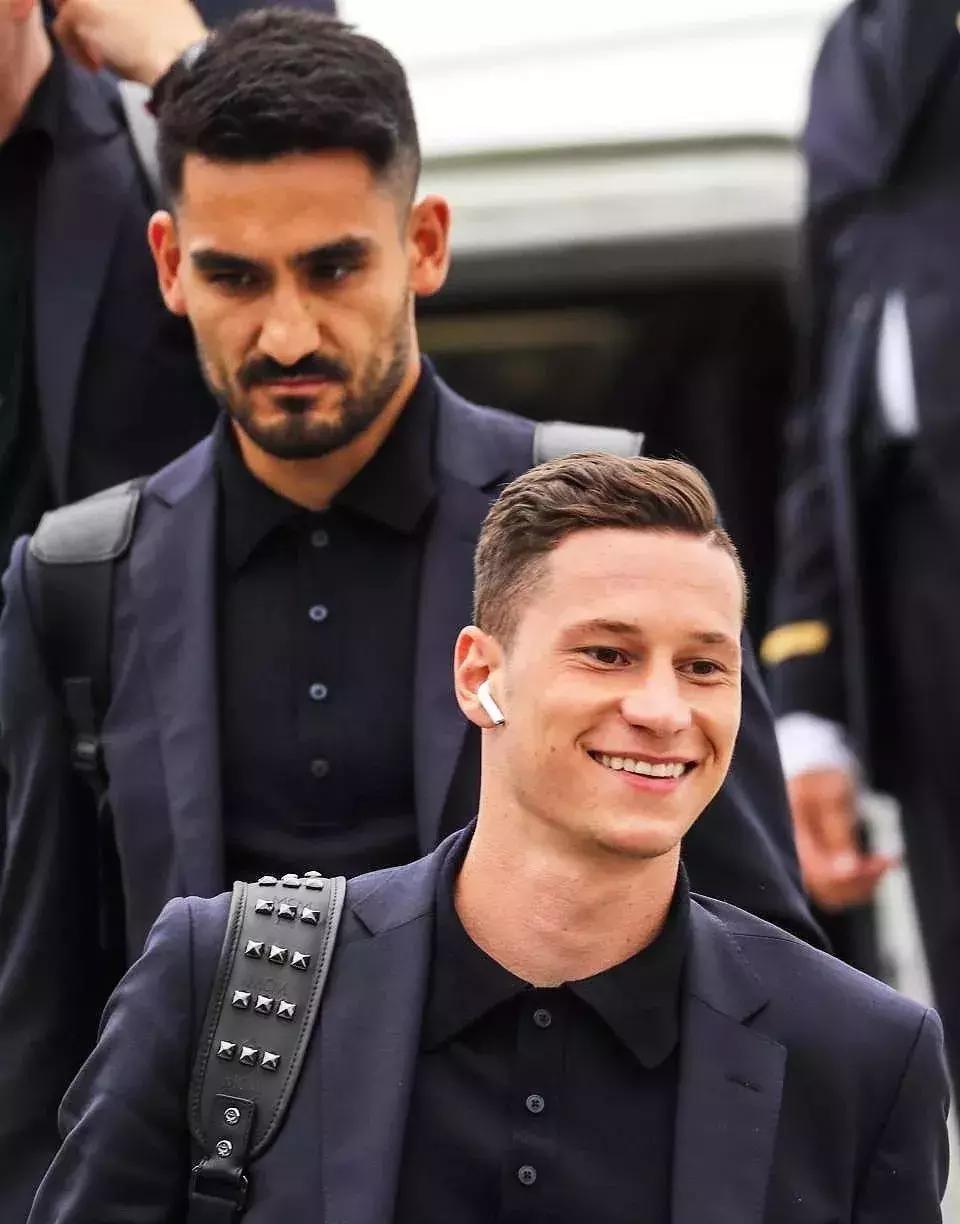 内马尔c罗梅西三人球衣,2018年世界杯c罗梅西内马尔