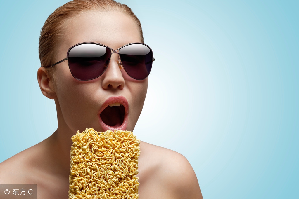 干吃方便面有什么问题吗,干吃方便面热量高吗