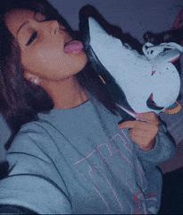 硬汉装逼新技能——舔个鞋子！看完的人都偷偷试了一下！