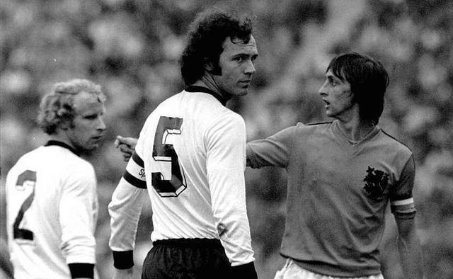 足坛三人最佳梅西内马尔c罗,足球最佳阵容梅西c罗罗本