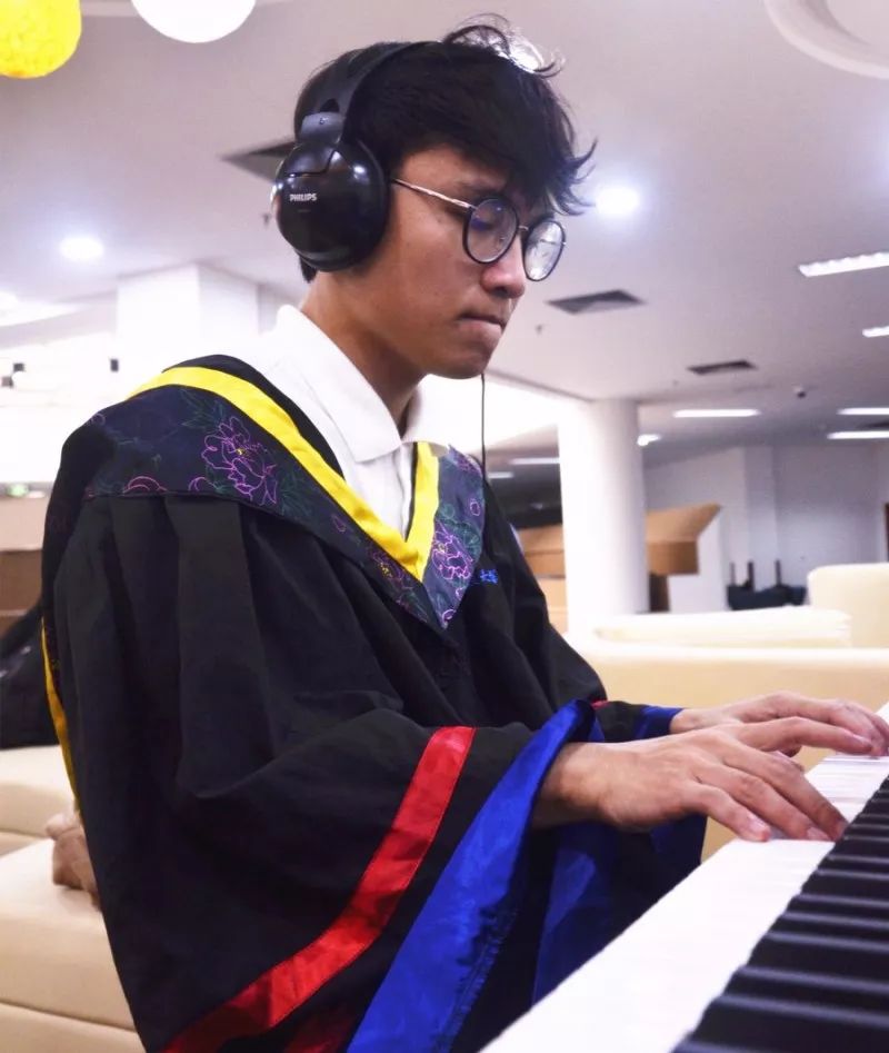 学霸奖学金1百万,学霸球员足球