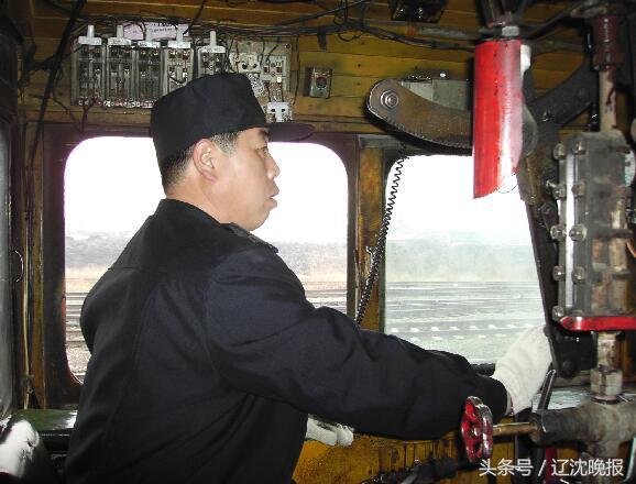 老式机车成新宠140多部影视镜头在这里取景｜辽宁名片寻访录5