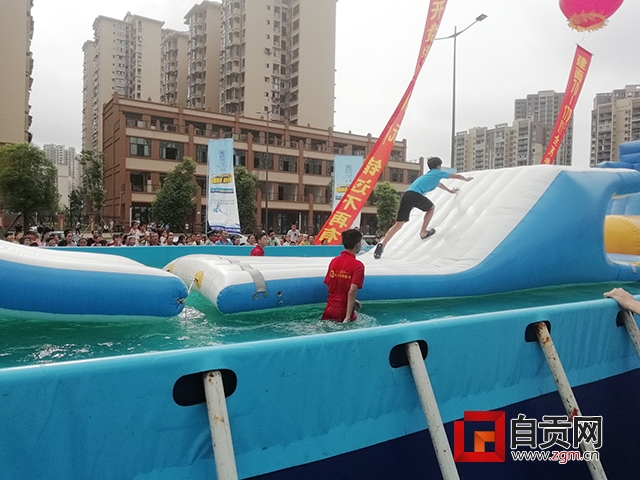 电视里常见的水上大冲关来了