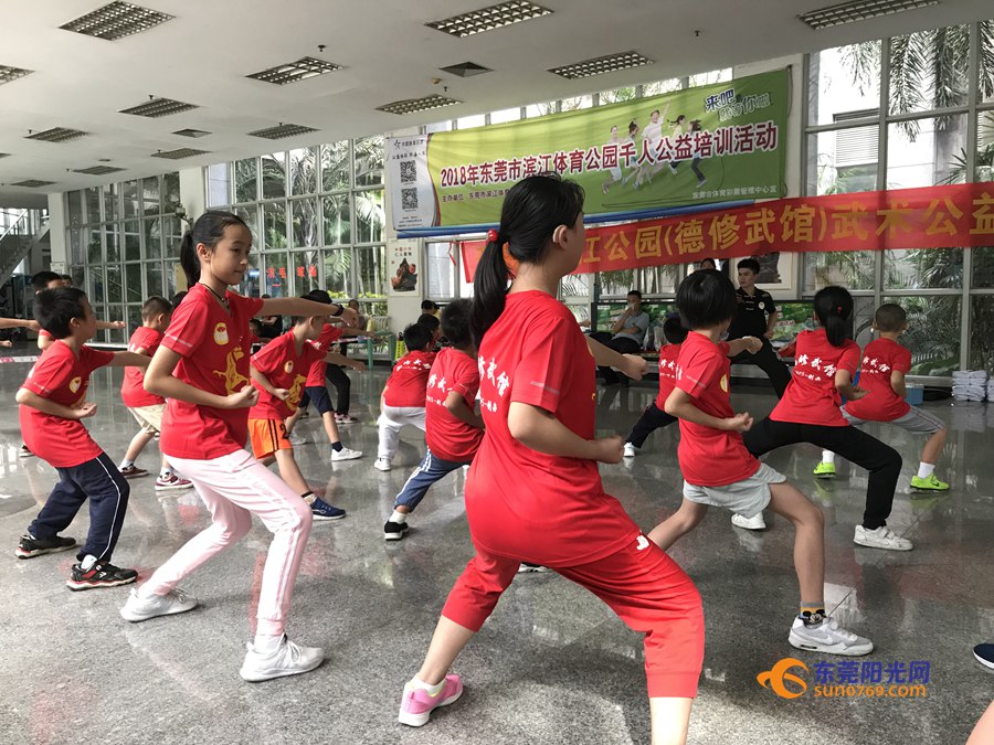 小孩学习父母要陪着一起学习吗,东莞儿童暑假培训