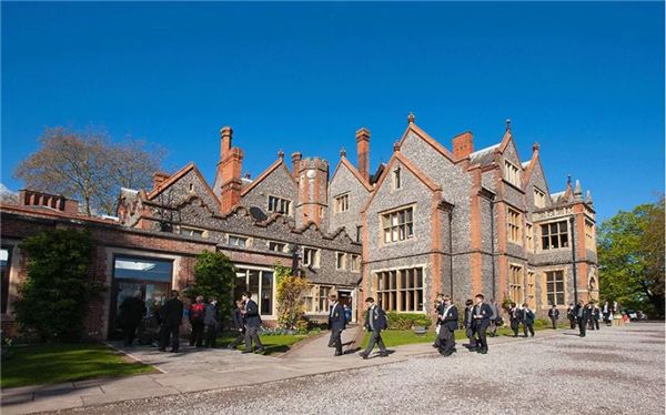 英国十大顶级私校学费,英国私校最新排名2023