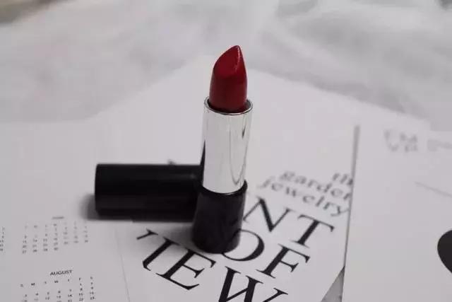 性价比高不失格调的口红,贫民窟女孩最值得买的口红