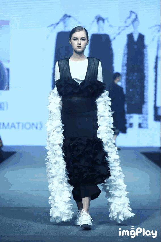 服装设计舞台,舞台上的服装设计