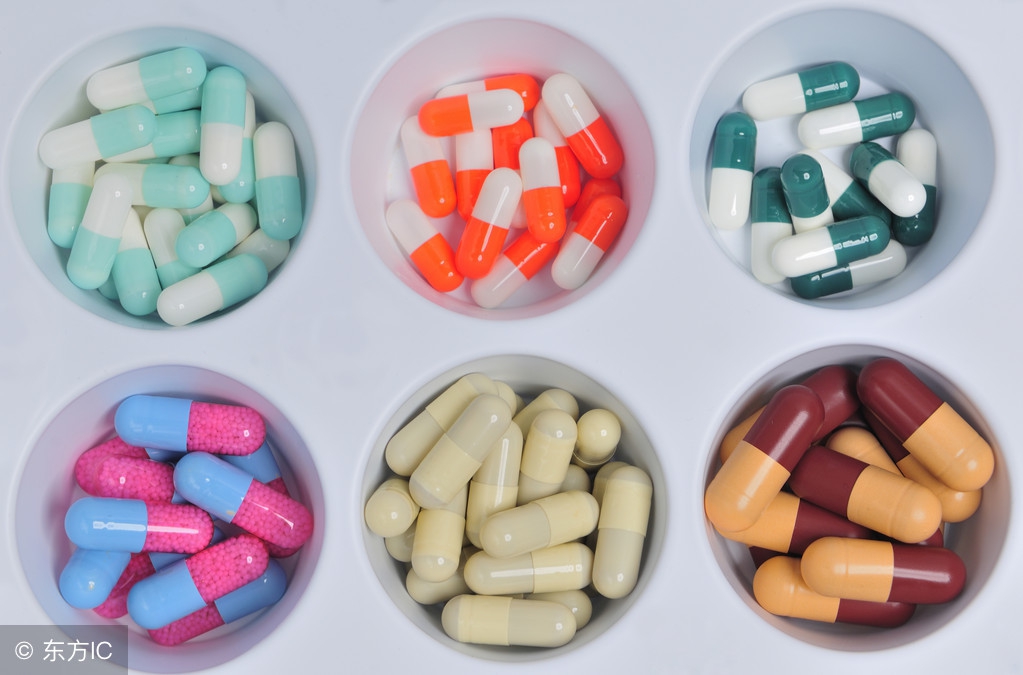 手上起小水泡用艾水泡行吗,手上起小水泡的原因有哪些