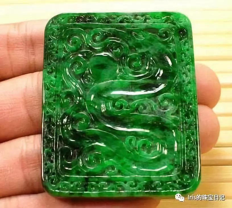 翡翠蓝水和飘花哪个好,飘花蓝水翡翠如意