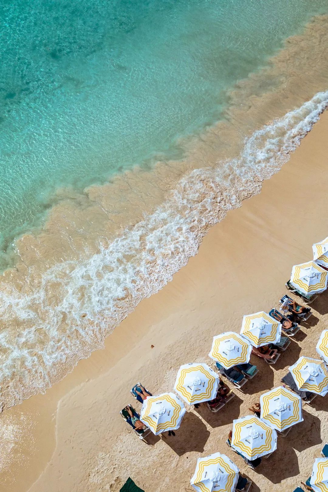 左脚北半球右脚南半球的国家,右脚在南半球左脚在北半球