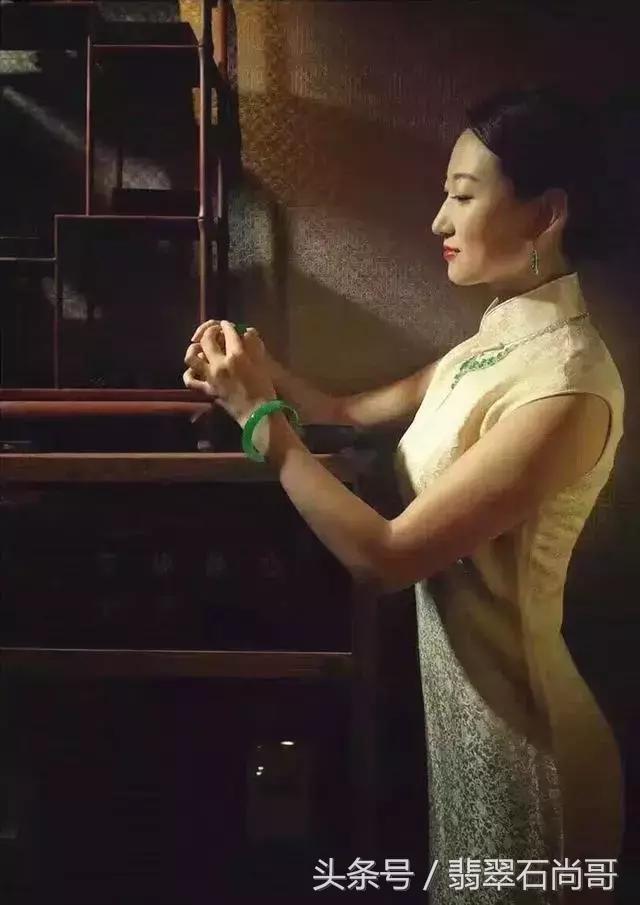 刚买的新翡翠手镯应该怎样保养,怎样保养翡翠手镯才能更通透