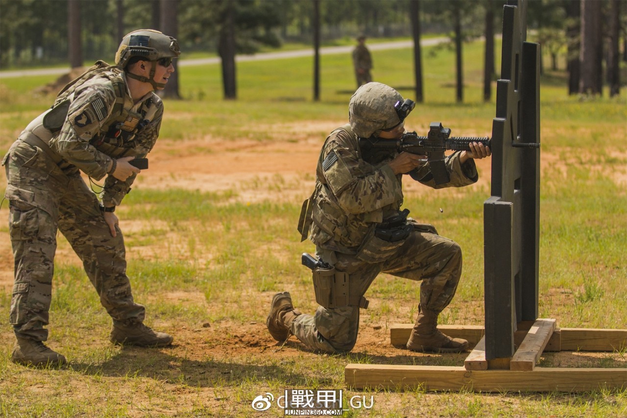 美国陆军步兵个人自购和配发装备