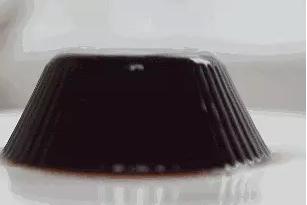 用黑凉粉做龟苓膏的教程,龟苓膏粉和冰粉粉的做法一样吗