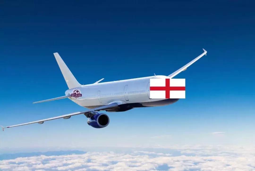 足球回不了家，哨响那一刻才知道，快乐只是你穿的保护色