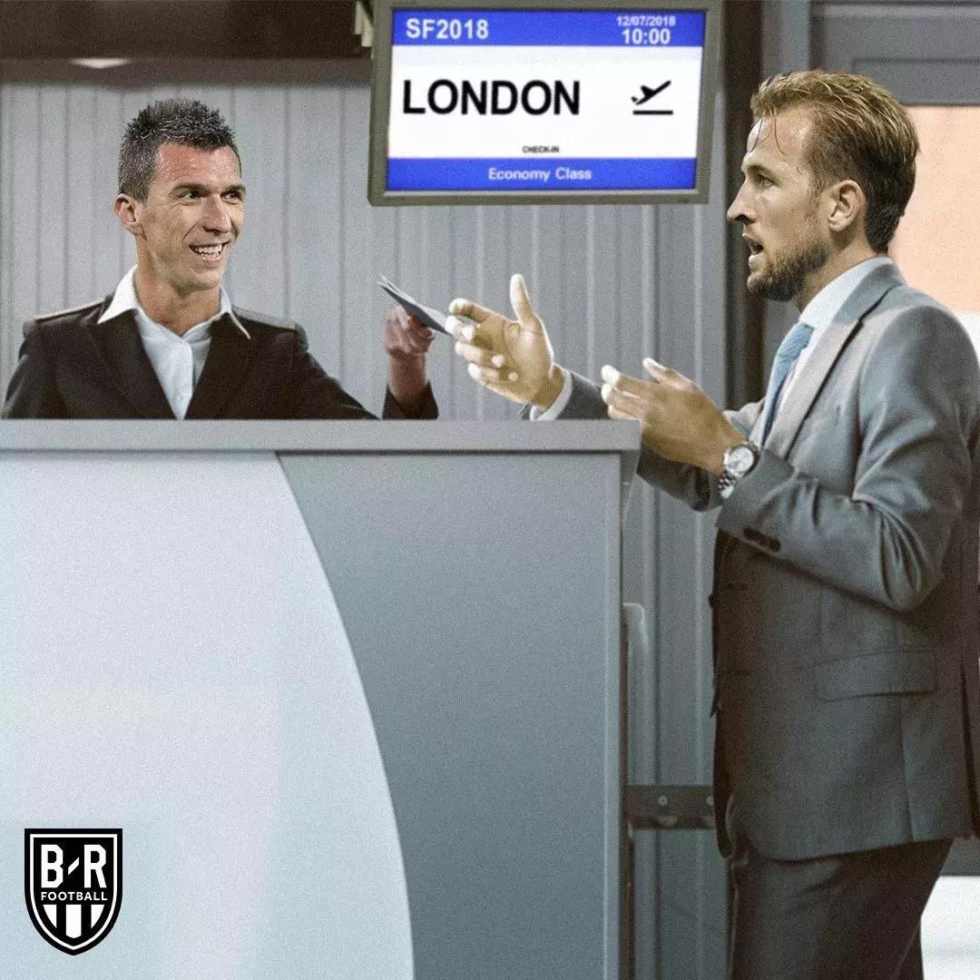 足球回不了家，哨响那一刻才知道，快乐只是你穿的保护色