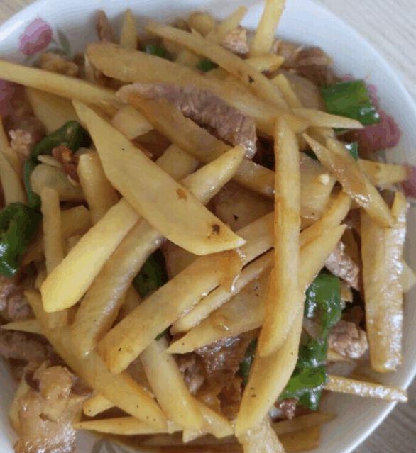 坐月子妈妈给我弄的月子餐,生完孩子婆婆给吃剩饭