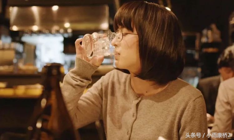 酒吧猥亵女孩被抓现行,酒吧美女遭遇性侵案最新消息