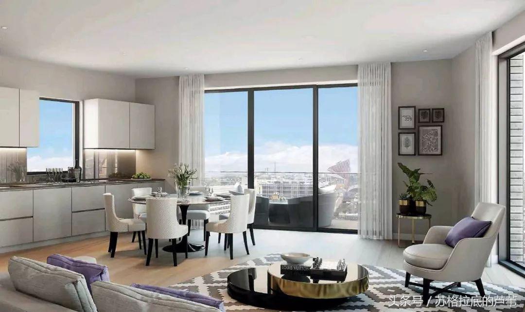 散步就选白金汉宫？你无论如何也难以拒绝他