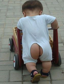 开裆裤？剃光头？穿袜子？……炎炎夏日，你还在错误的爱护娃吗