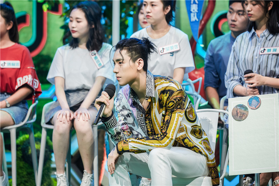 天天向上汪涵接王一博视频,天天向上汪涵回忆王一博搞笑