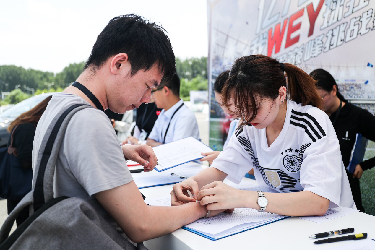 “亿万喝彩，我WEY球狂”WEY品牌C罗巅峰挑战赛热袭“汉城”