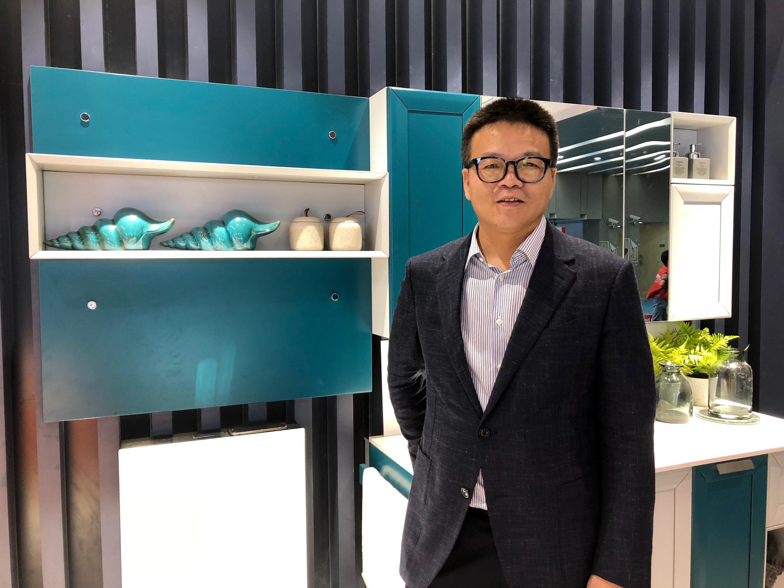 欧派卫浴快速定制,欧派张劲松