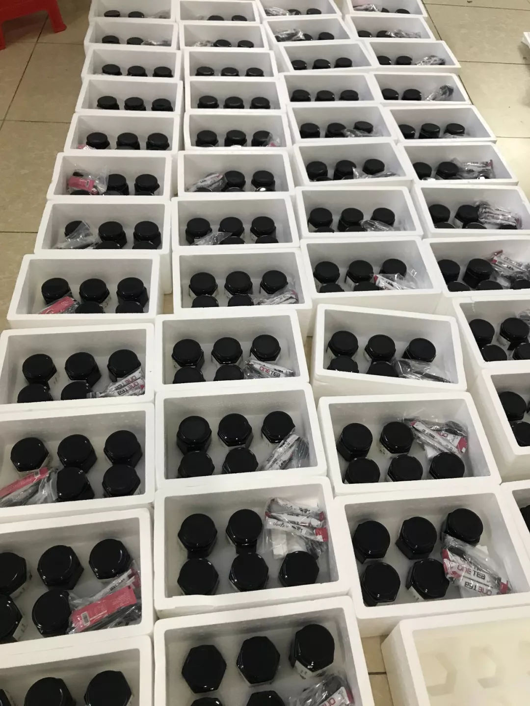 一周只卖3天网红龟苓膏，熬夜睇波食一盅即刻下火