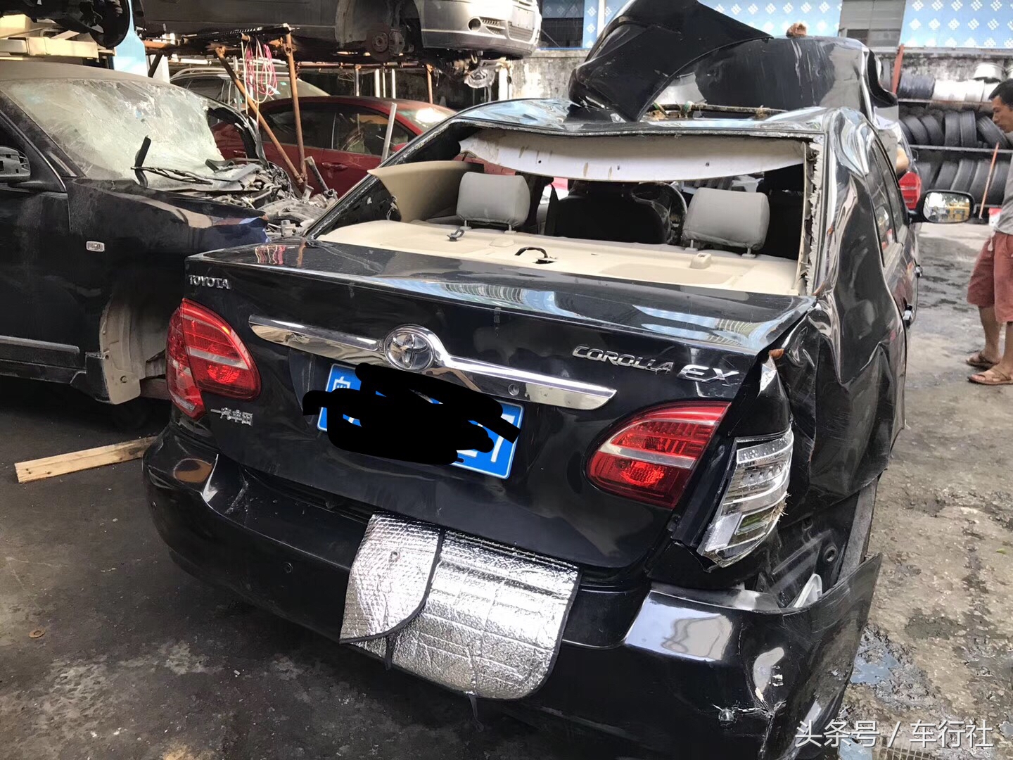 丰田花冠ex前杠拆解,丰田花冠ex拆车件