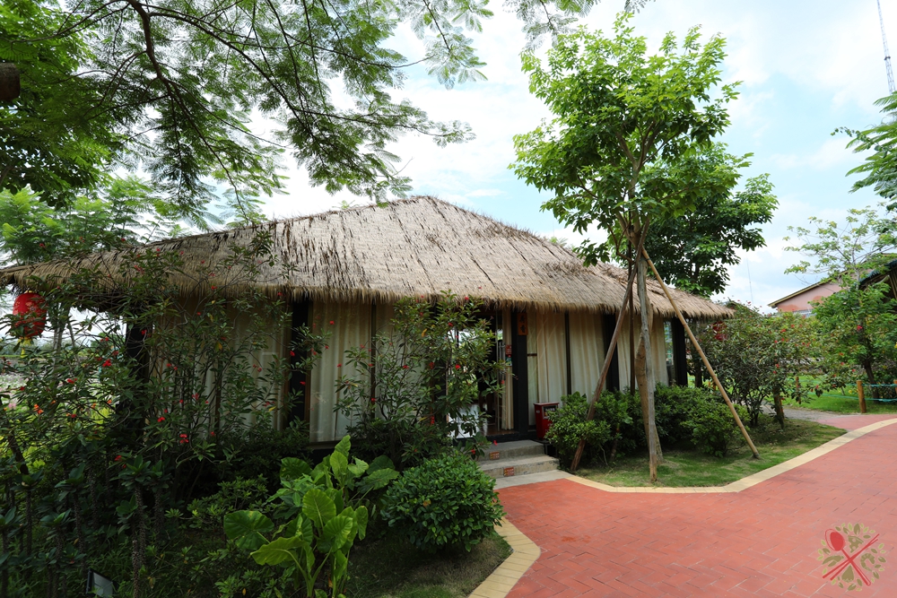 暑假带孩子逛公园,带孩子玩跳楼