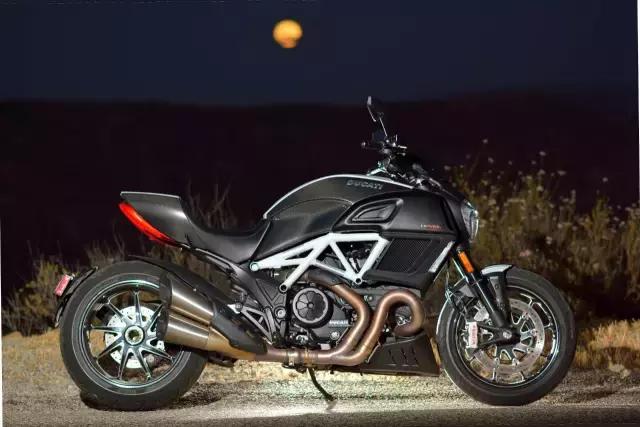 18年大魔鬼杜卡迪,杜卡迪大魔鬼硬汉