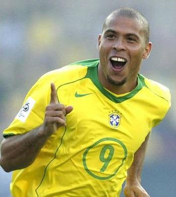 外星人罗纳尔多过人,外星人罗纳尔多简介