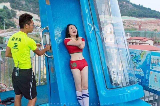 水宝宝球大挑战,法国队足球宝贝闯关落水